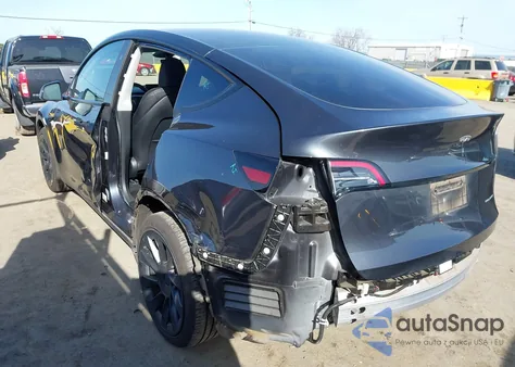 2024 Tesla Model Y Long Range Dual Motor All-Wheel Drive из США, поврежденный, VIN 7SAYGDEE8RF066873